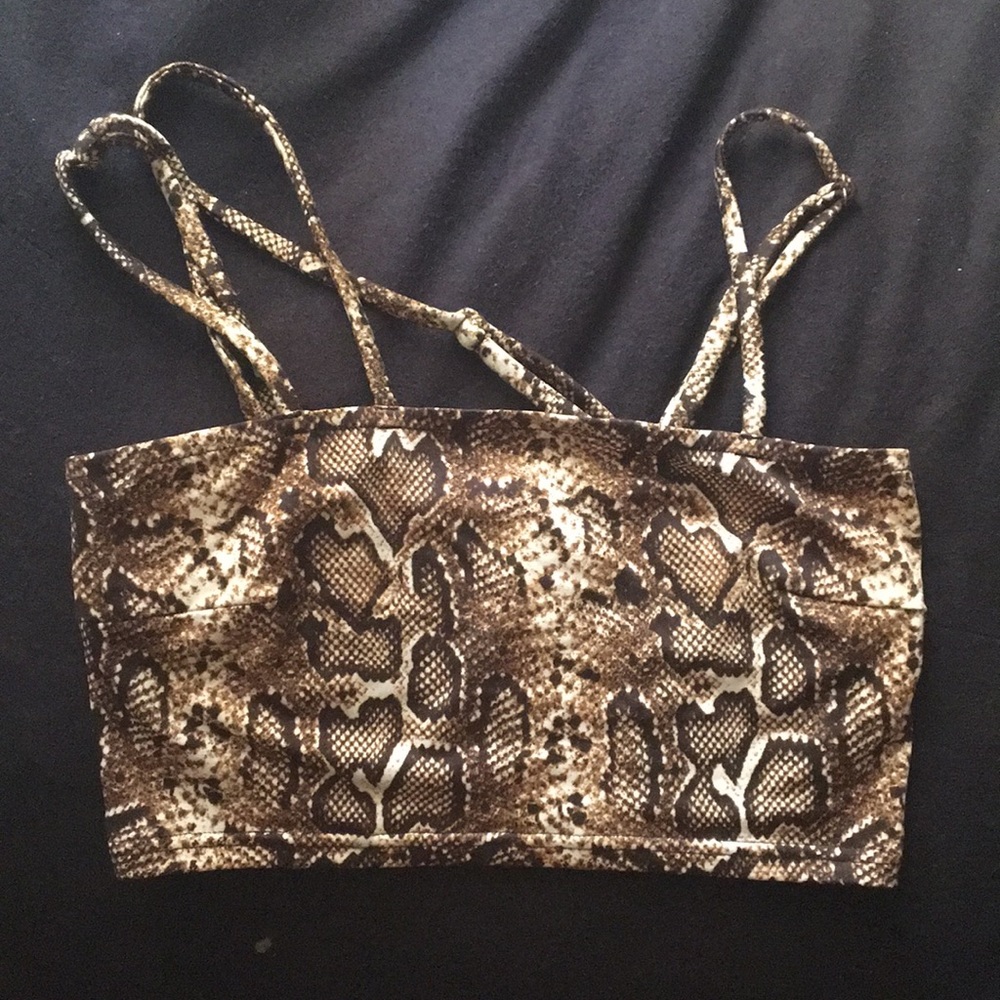 Naked wardrobe snake top